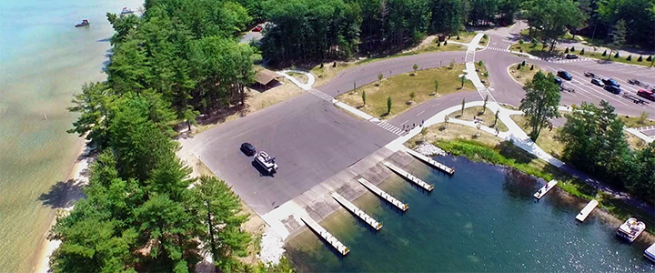 Practicing proper boat launch ramp etiquette will ensure things at the launch run smoothly.